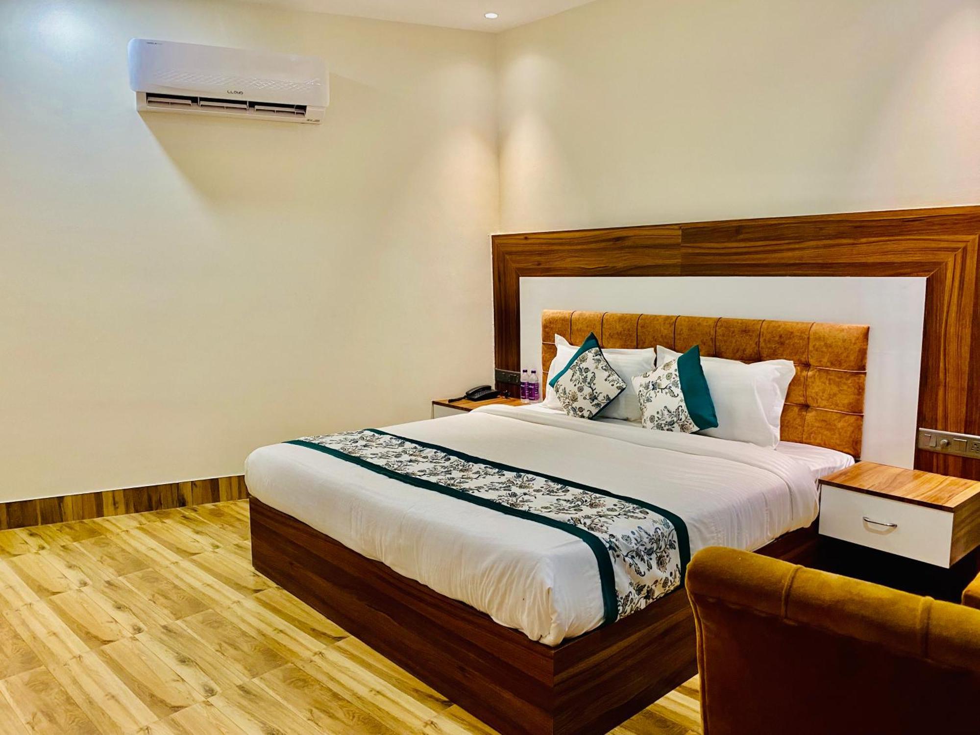 Hotel White House Walking Distance From Golden Temple- With Parking Αμριτσάρ Εξωτερικό φωτογραφία
