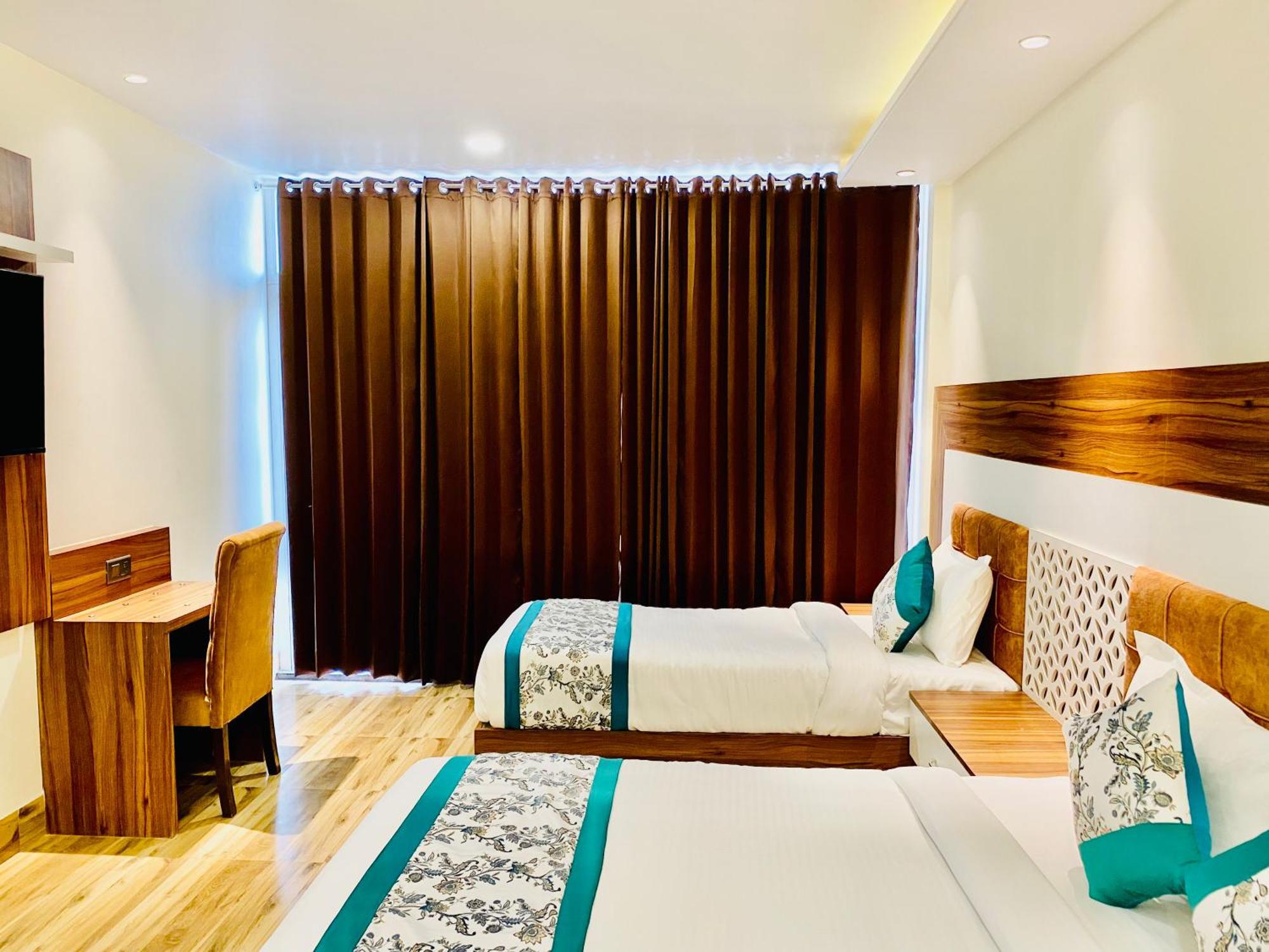 Hotel White House Walking Distance From Golden Temple- With Parking Αμριτσάρ Εξωτερικό φωτογραφία