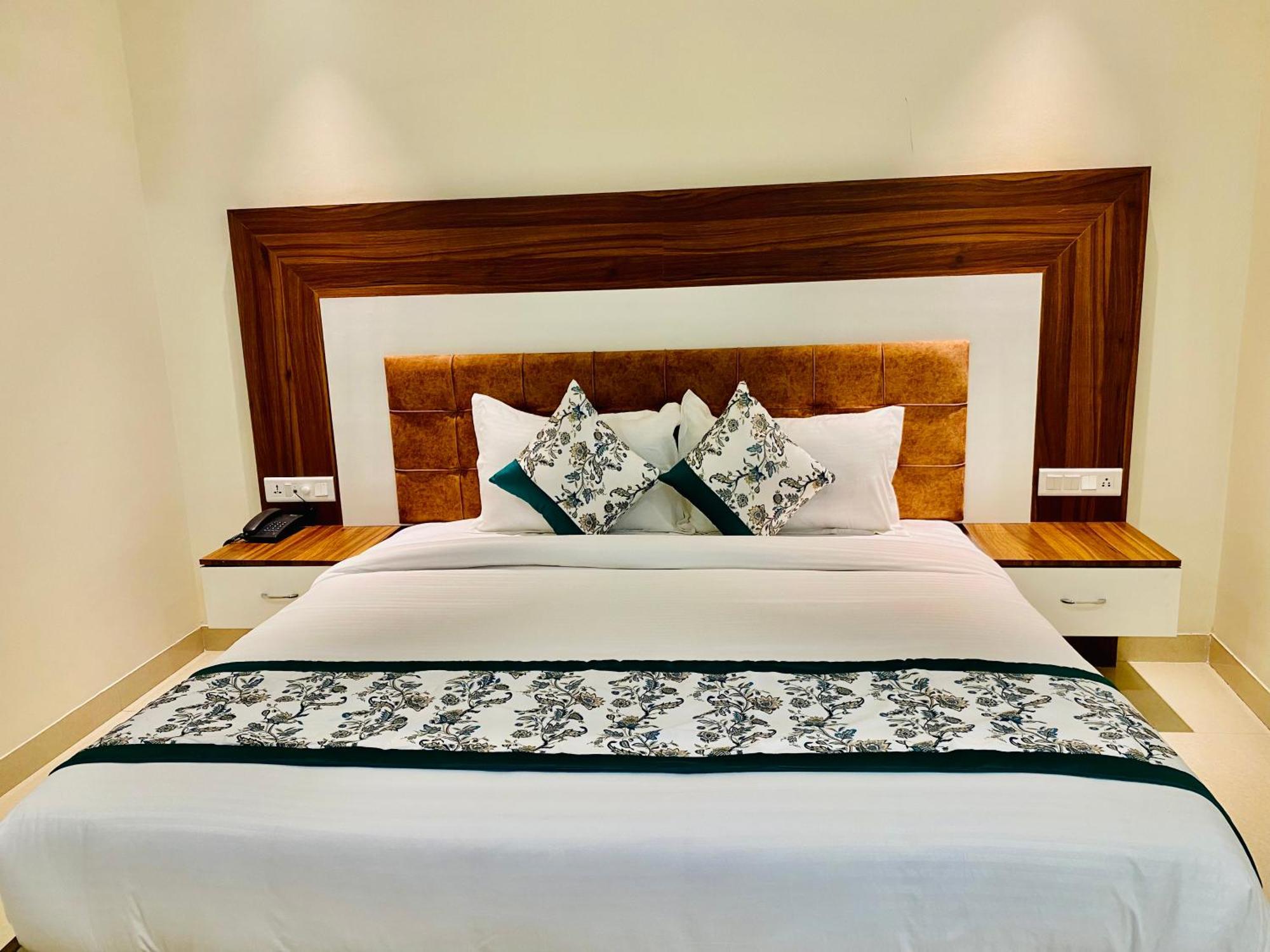 Hotel White House Walking Distance From Golden Temple- With Parking Αμριτσάρ Εξωτερικό φωτογραφία