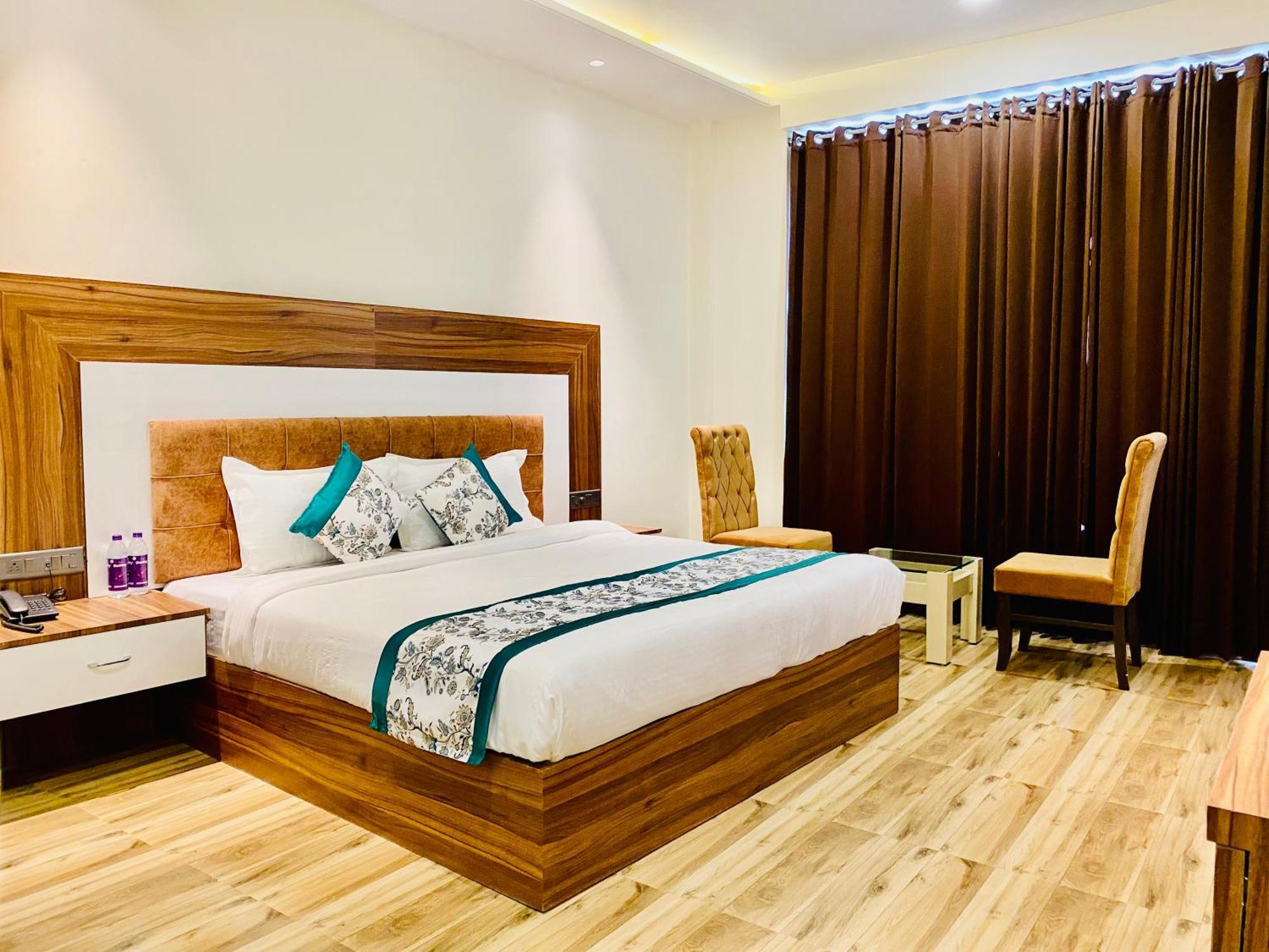 Hotel White House Walking Distance From Golden Temple- With Parking Αμριτσάρ Εξωτερικό φωτογραφία