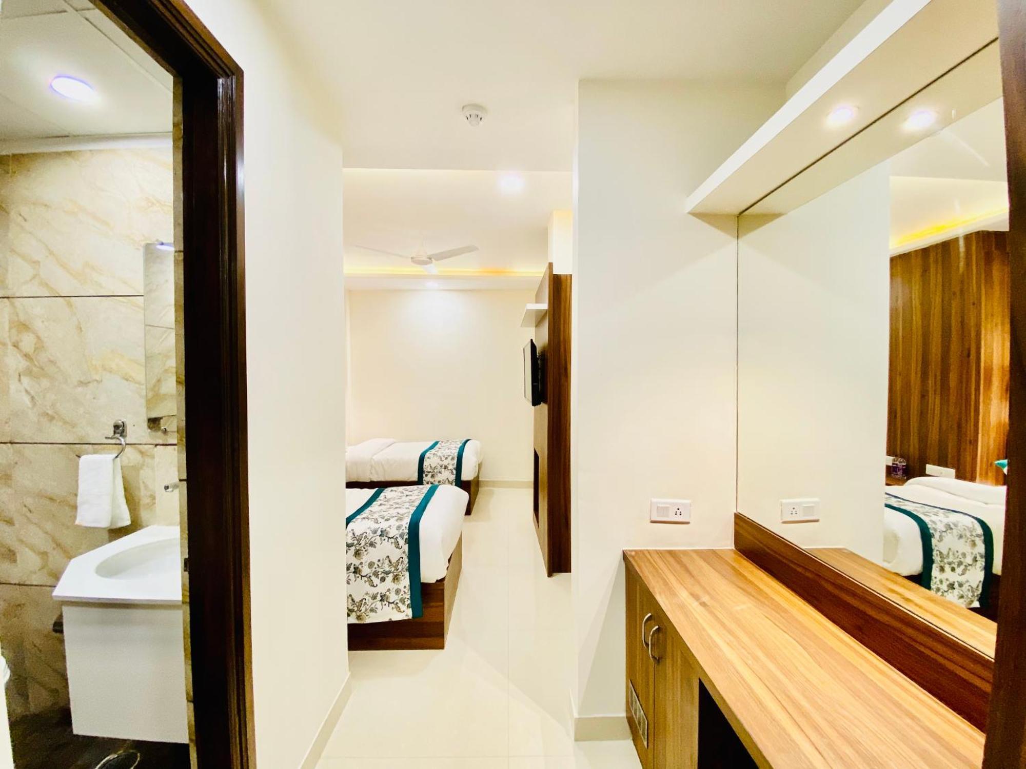 Hotel White House Walking Distance From Golden Temple- With Parking Αμριτσάρ Εξωτερικό φωτογραφία