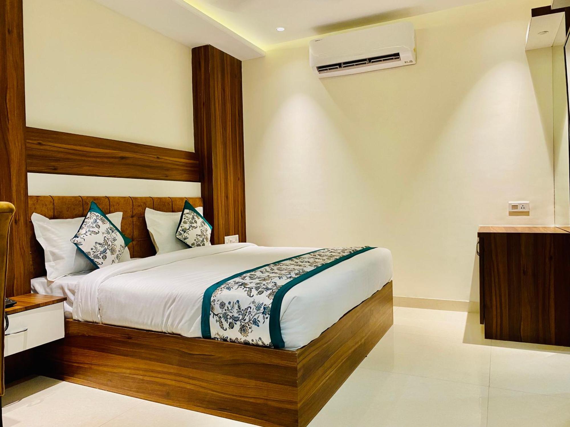 Hotel White House Walking Distance From Golden Temple- With Parking Αμριτσάρ Εξωτερικό φωτογραφία