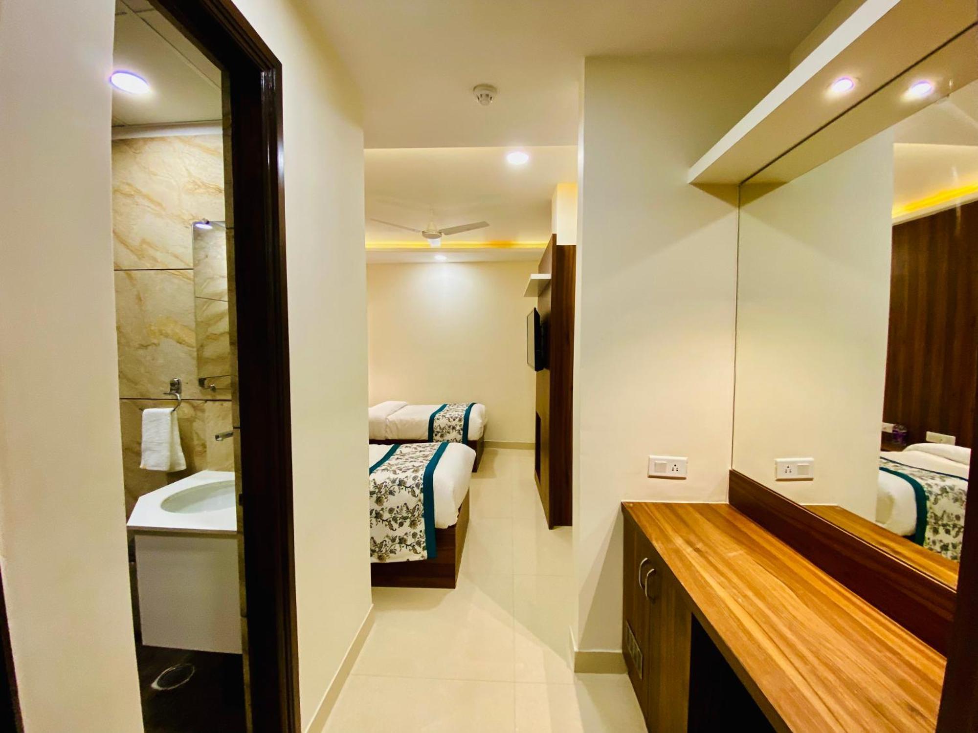 Hotel White House Walking Distance From Golden Temple- With Parking Αμριτσάρ Εξωτερικό φωτογραφία